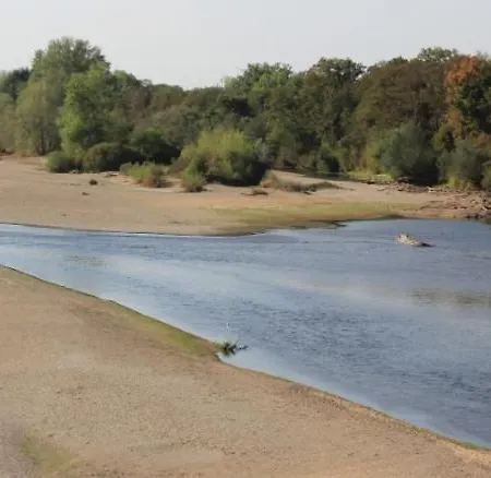 Hotel La Chaumiere De L'eau Sauvage 2*