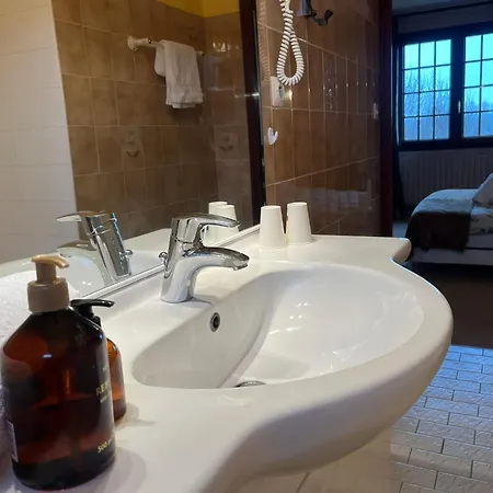 La Chaumiere De L'eau Sauvage