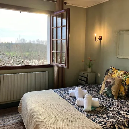 Hotel La Chaumiere De L'eau Sauvage 2*